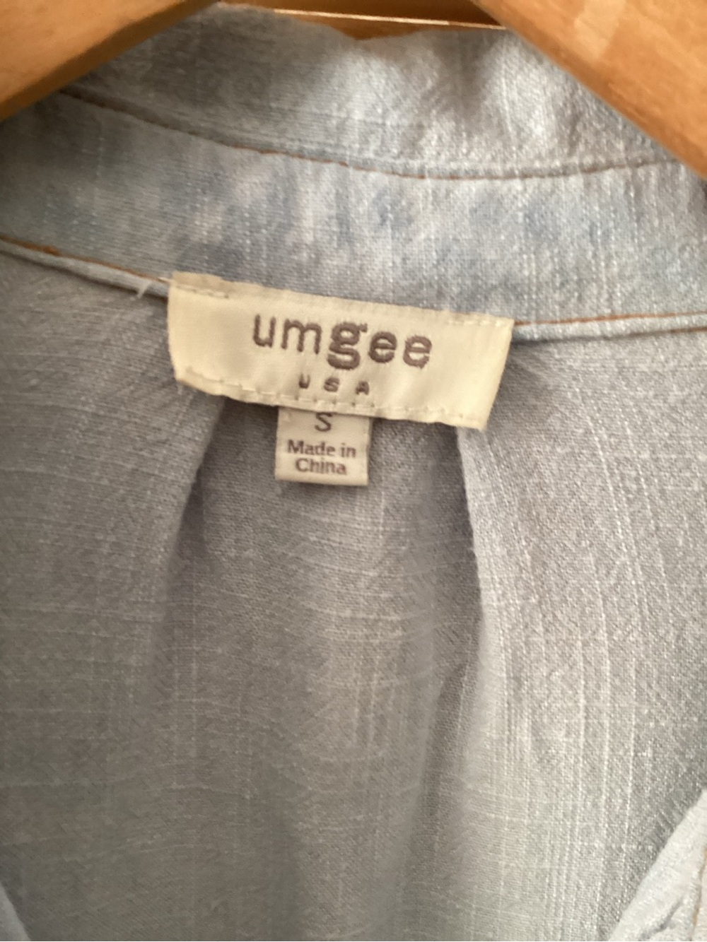Umgee Linen Blend Light Blue Shirt Sz S frayed hem button down EUC - Picture 9 of 12